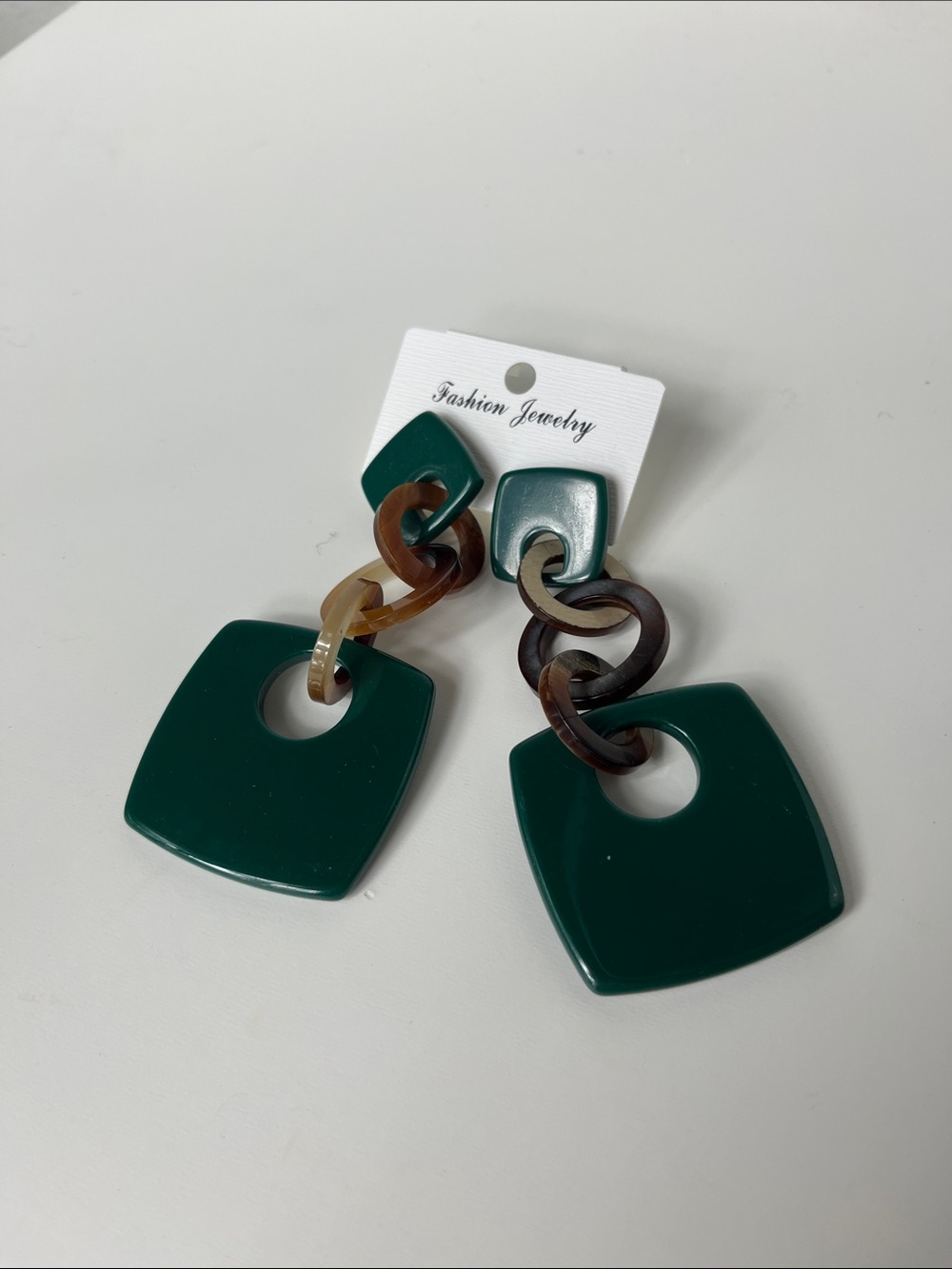 Fashion Jewelry Emerald Green and Tortoiseshell Link Drop Earrings